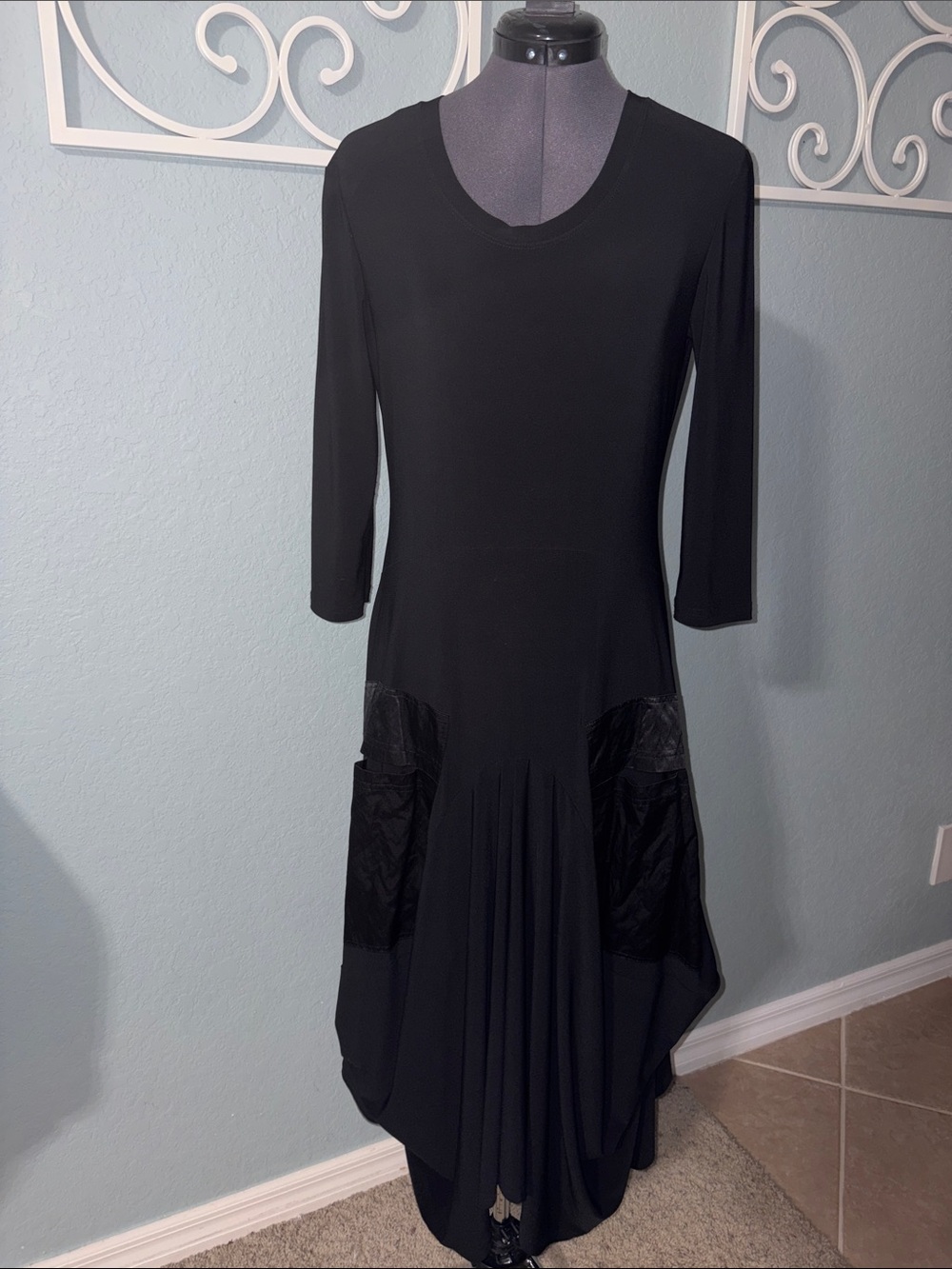 Like new Joseph Ribkoff Black pockets Asymmetric Cocoon Midi Dress